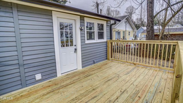 116 West Poplar Street, Johnson City, TN 37604