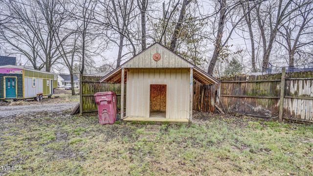 116 West Poplar Street, Johnson City, TN 37604