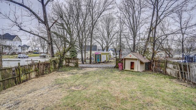 116 West Poplar Street, Johnson City, TN 37604