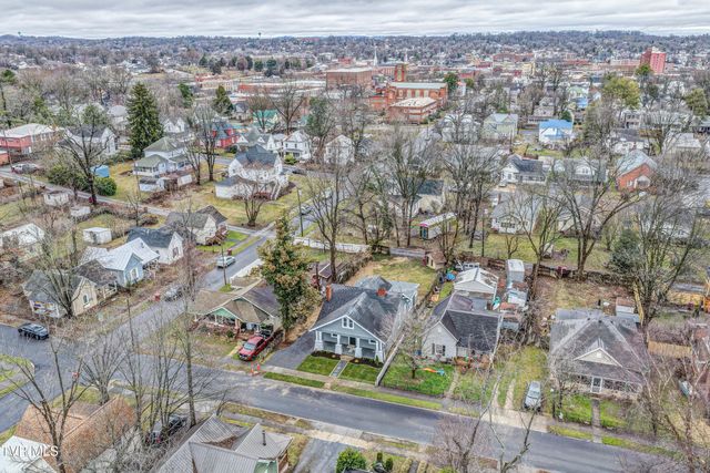 116 West Poplar Street, Johnson City, TN 37604