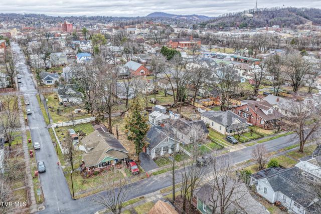 116 West Poplar Street, Johnson City, TN 37604