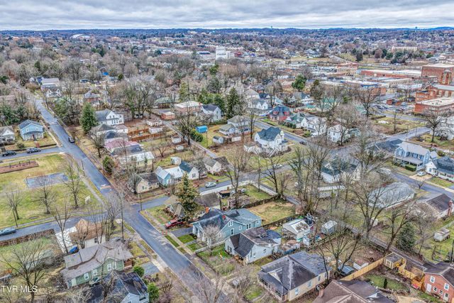 116 West Poplar Street, Johnson City, TN 37604