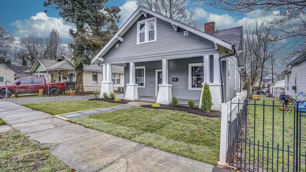 116 West Poplar Street, Johnson City, TN 37604