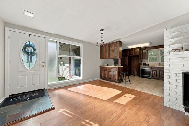 32 Curwen Rd, Peabody, MA 01960