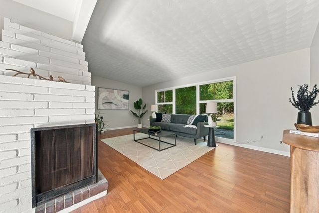 32 Curwen Rd, Peabody, MA 01960