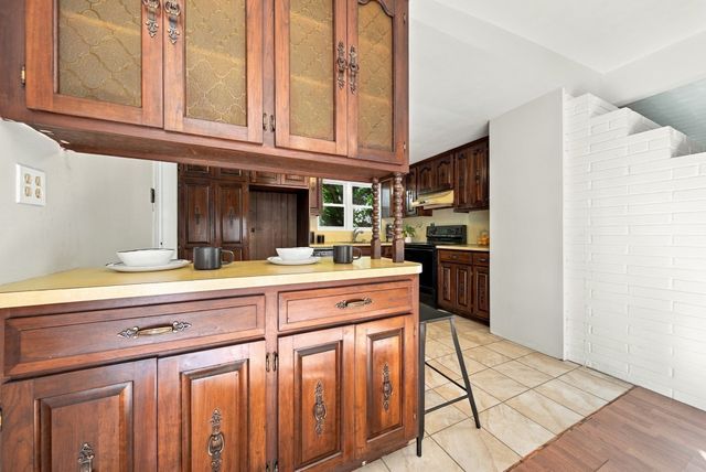 32 Curwen Rd, Peabody, MA 01960