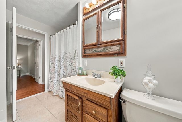 32 Curwen Rd, Peabody, MA 01960