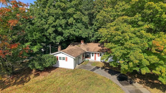 32 Curwen Rd, Peabody, MA 01960