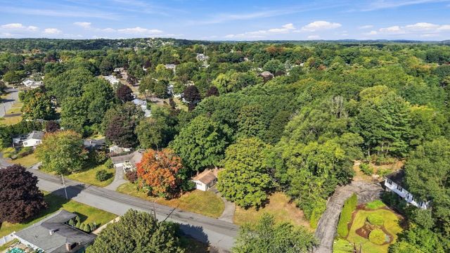 32 Curwen Rd, Peabody, MA 01960