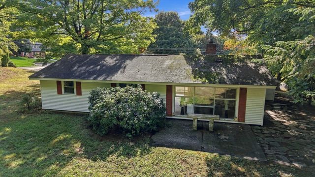 32 Curwen Rd, Peabody, MA 01960