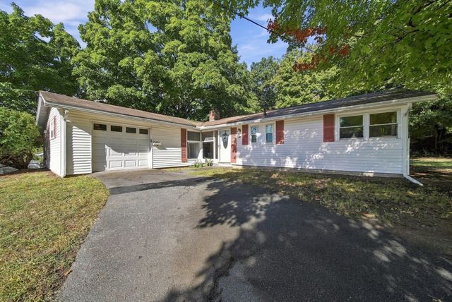 32 Curwen Rd, Peabody, MA 01960