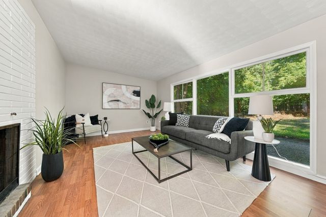 32 Curwen Rd, Peabody, MA 01960