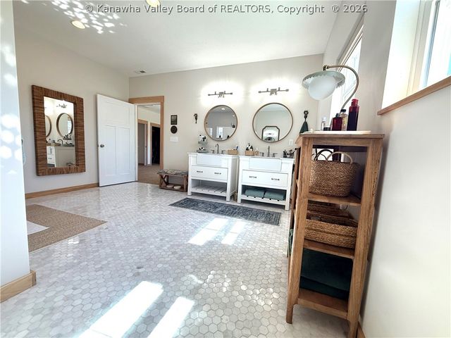 281 Highland Lane, Kenna, WV 25248