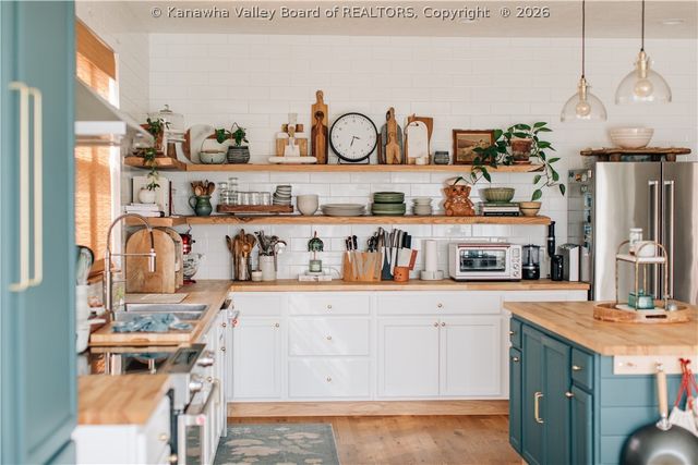 281 Highland Lane, Kenna, WV 25248