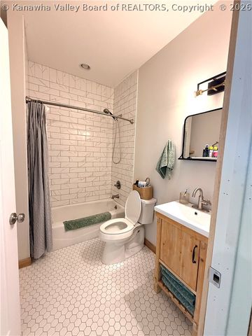 281 Highland Lane, Kenna, WV 25248