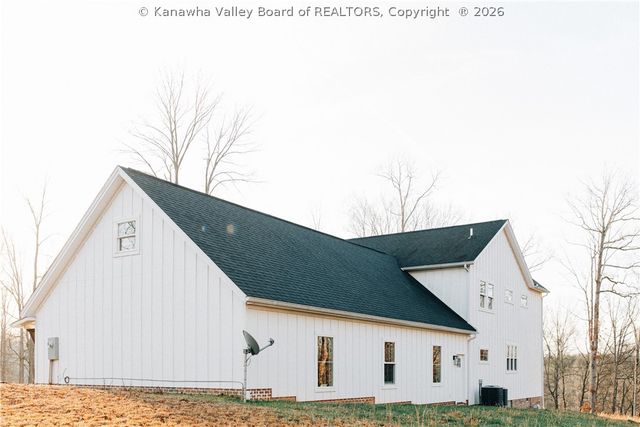 281 Highland Lane, Kenna, WV 25248