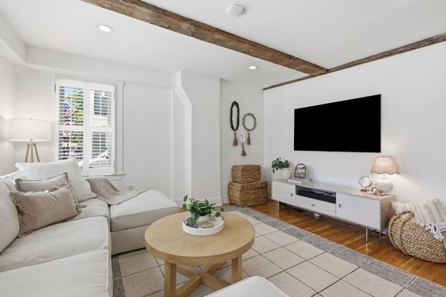 231 Main St 1, Boston, MA 02129