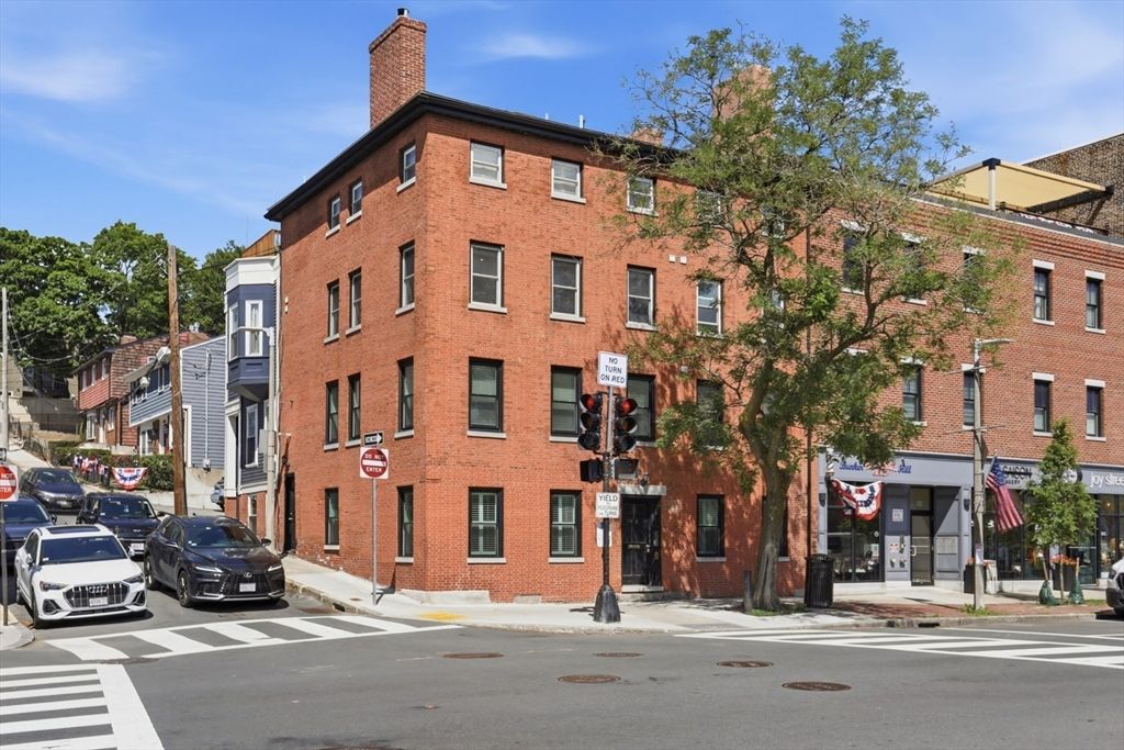 231 Main St 1, Boston, MA 02129