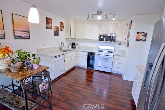 1083 Lakeview Terrace, Azusa, CA 91702