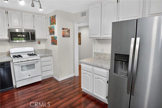 1083 Lakeview Terrace, Azusa, CA 91702