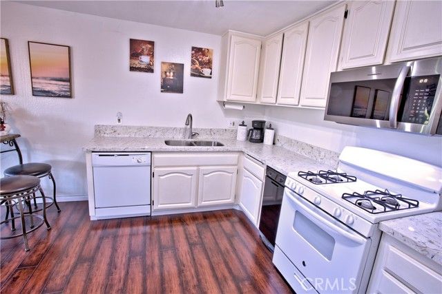 1083 Lakeview Terrace, Azusa, CA 91702