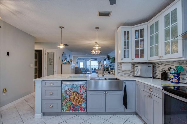 19029 US HIGHWAY 19 N 32B, Clearwater, FL 33764