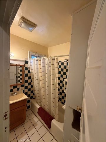 1331 W 92nd, Los Angeles, CA 90044