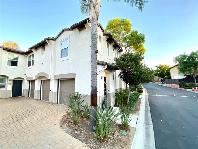 39246 Mango F, Murrieta, CA 92563