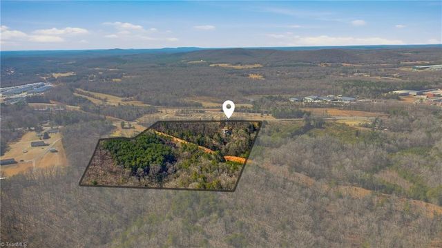 8015 E US Highway 64, Thomasville, NC 27360