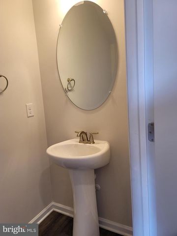 48 PEREGRINE WAY, Burlington, NJ 08016