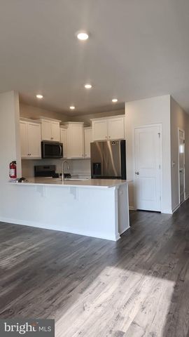 48 PEREGRINE WAY, Burlington, NJ 08016