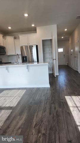 48 PEREGRINE WAY, Burlington, NJ 08016