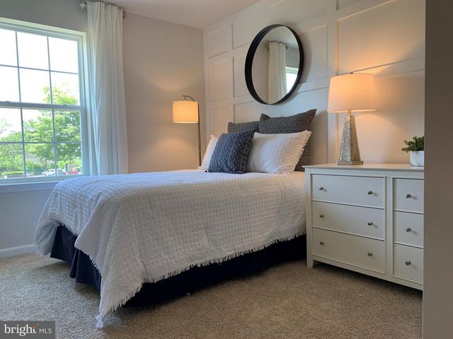 48 PEREGRINE WAY, Burlington, NJ 08016