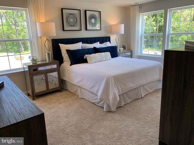 48 PEREGRINE WAY, Burlington, NJ 08016