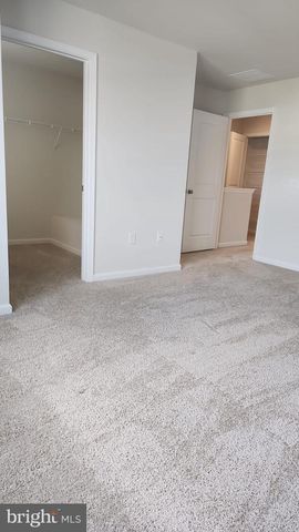 48 PEREGRINE WAY, Burlington, NJ 08016