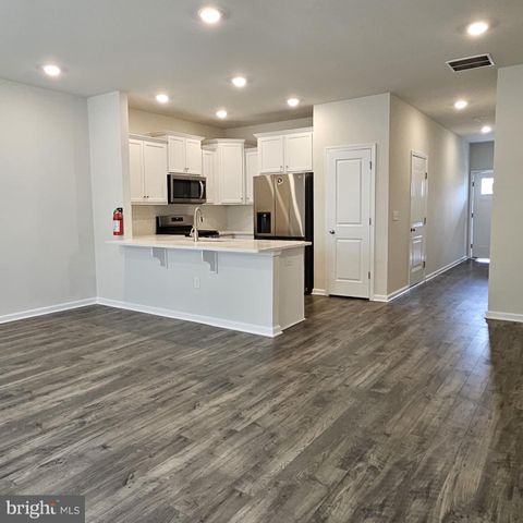 48 PEREGRINE WAY, Burlington, NJ 08016