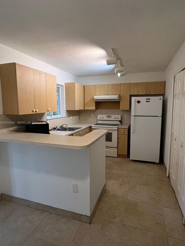 2911 SE 13th Rd 106-40, Homestead, FL 33035
