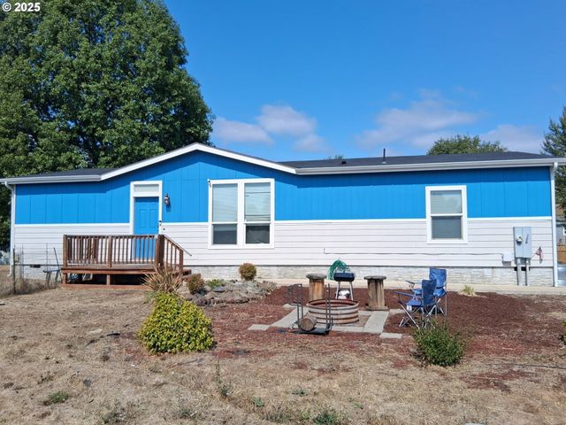 129 S PARK Ct, Roseburg, OR 97471