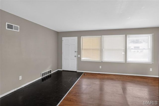 11154 Mammoth Drive, St Louis, MO 63136