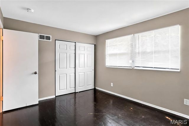 11154 Mammoth Drive, St Louis, MO 63136