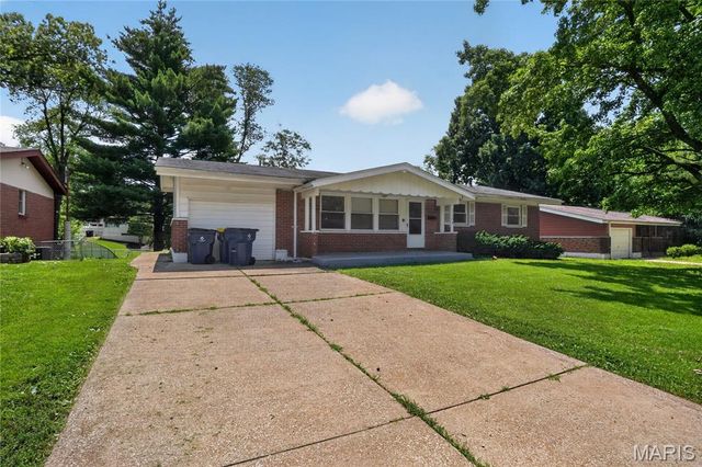 11154 Mammoth Drive, St Louis, MO 63136