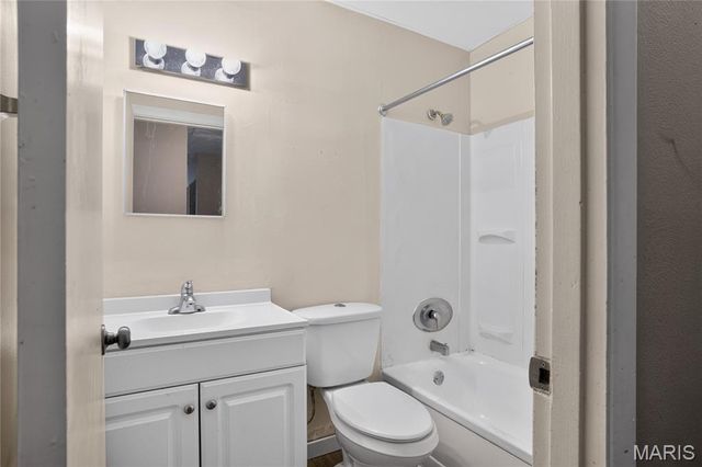 11154 Mammoth Drive, St Louis, MO 63136