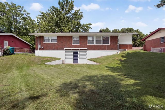11154 Mammoth Drive, St Louis, MO 63136