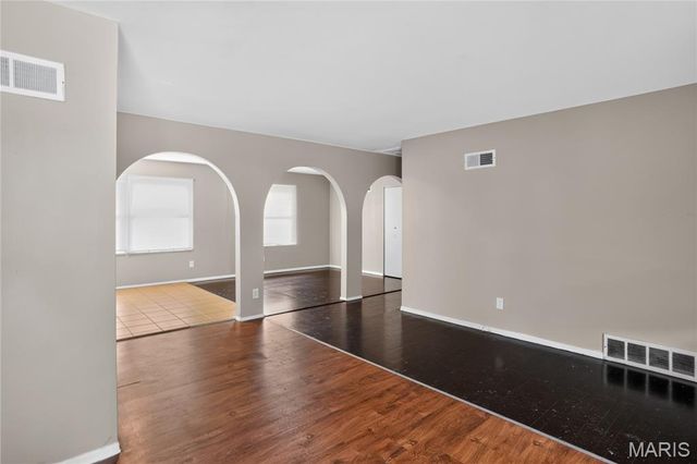 11154 Mammoth Drive, St Louis, MO 63136