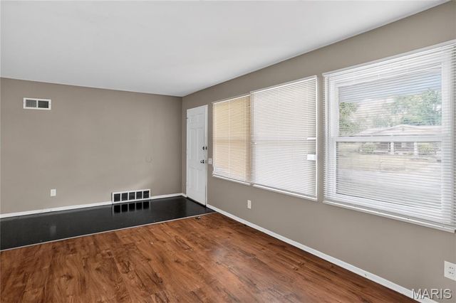 11154 Mammoth Drive, St Louis, MO 63136