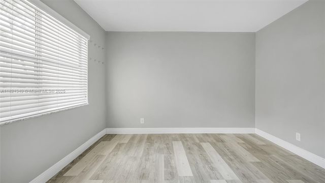 17901 NW 68th Ave Q102, Hialeah, FL 33015