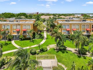 17901 NW 68th Ave Q102, Hialeah, FL 33015