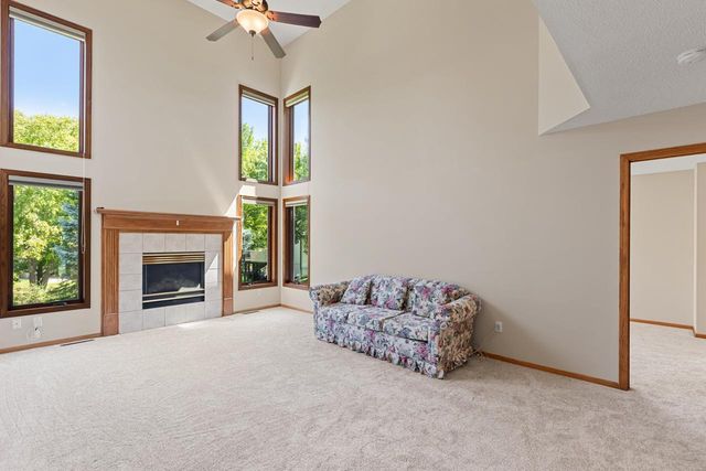 8079 Spruce Trail, Eden Prairie, MN 55347