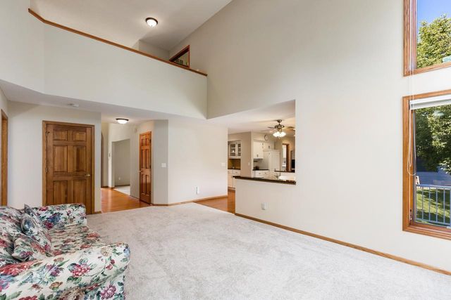 8079 Spruce Trail, Eden Prairie, MN 55347