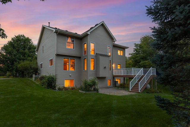 8079 Spruce Trail, Eden Prairie, MN 55347